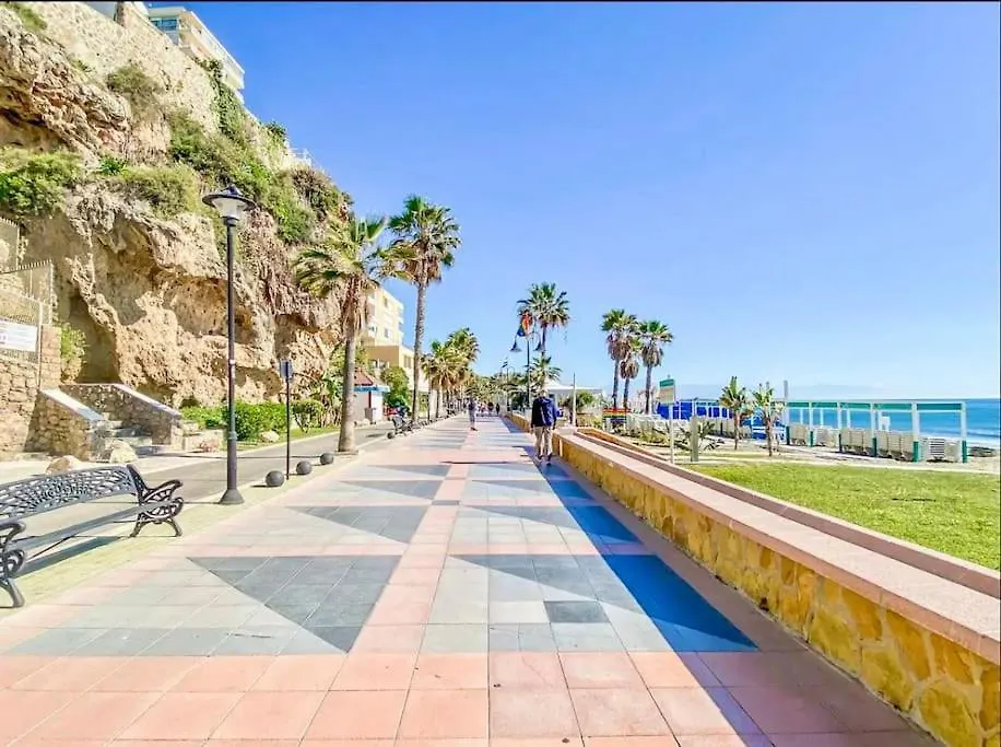 Arrecife De La Roca, Una Ventana Al Mar Torremolinos