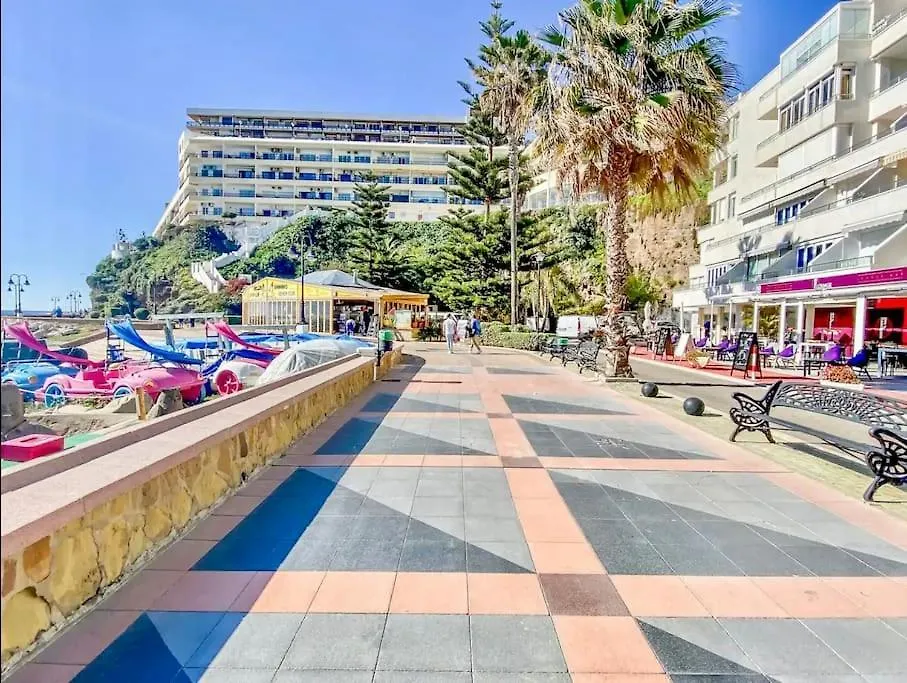 Arrecife De La Roca, Una Ventana Al Mar Torremolinos Apartment