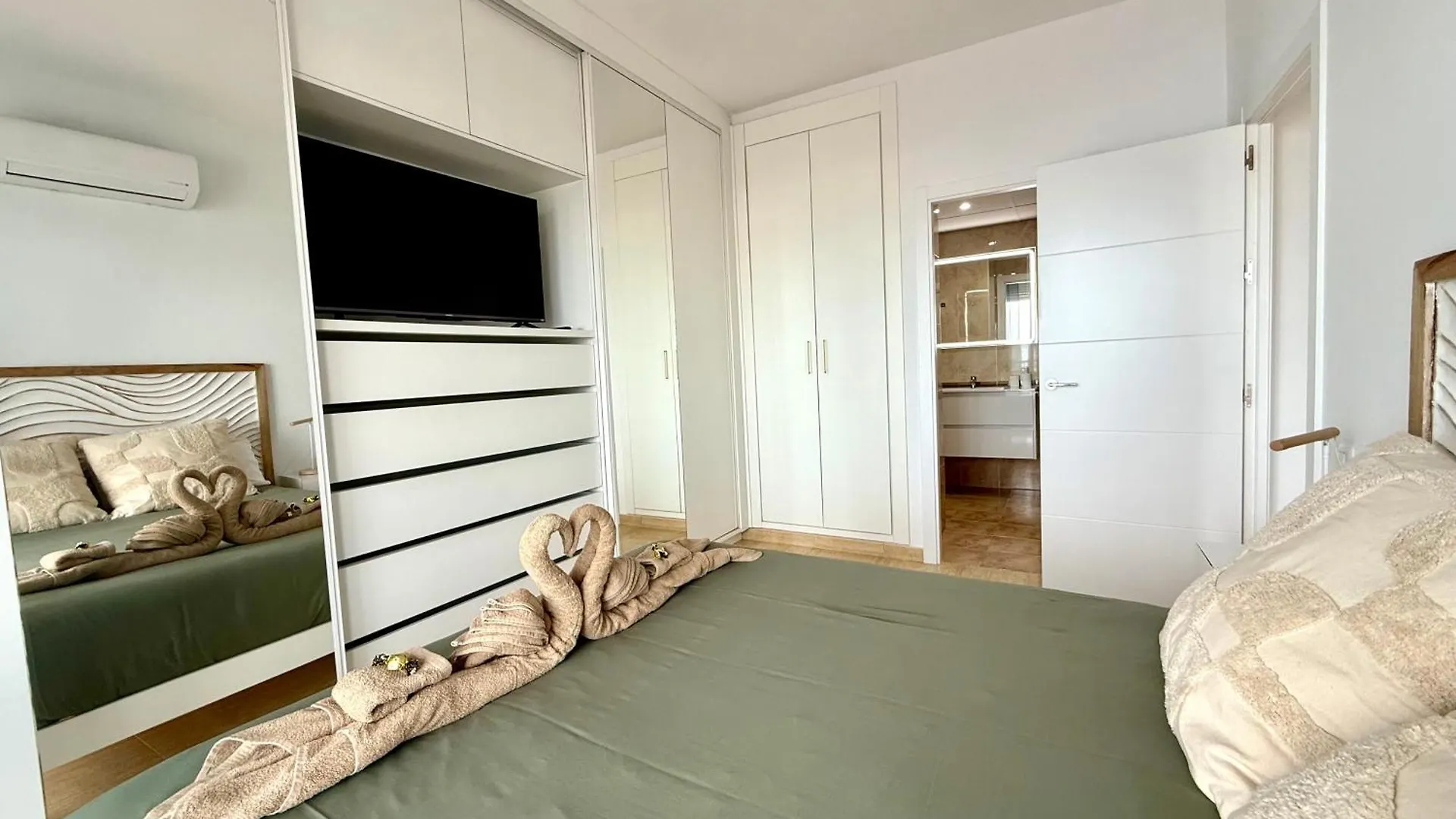 Arrecife De La Roca, Una Ventana Al Mar Torremolinos Apartment