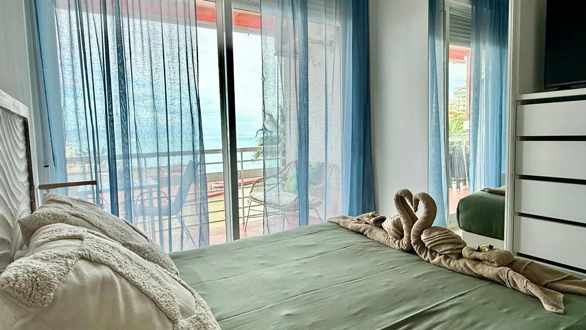 Arrecife De La Roca, Una Ventana Al Mar Torremolinos 0*,  Španělsko