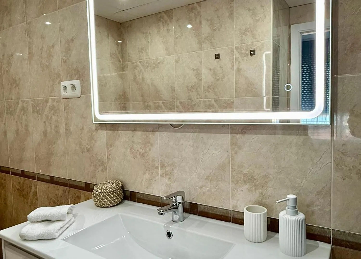Arrecife De La Roca, Una Ventana Al Mar Torremolinos Apartmán